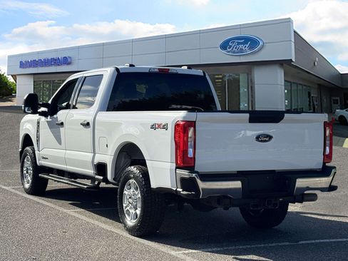 Used 2025 Ford F250 XLT image 4