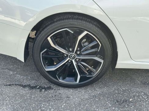 Used 2024 Nissan Altima 2.5 SR image 9