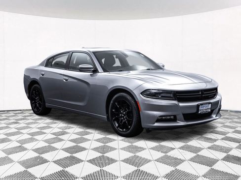 Used 2015 Dodge Charger SXT image 15
