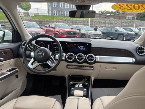 Used 2023 Mercedes-Benz GLB 250 4MATIC image 10