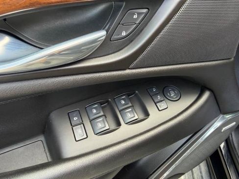 Used 2015 Cadillac Escalade Luxury AWD/4WD image 22