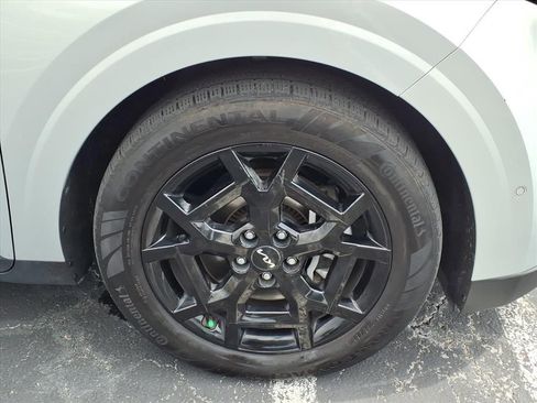 Used 2025 Kia Carnival SX Prestige FWD image 11