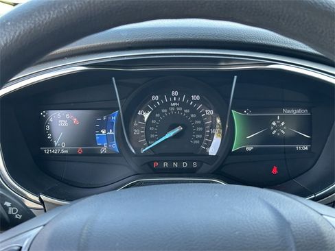 Used 2017 Ford Fusion SE w/ Fusion SE Technology Package image 27