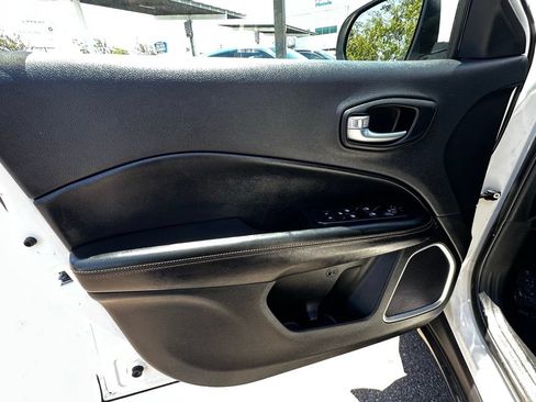 Used 2021 Jeep Compass Limited FWD image 17