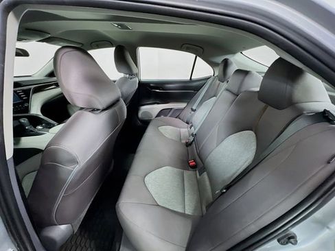 Used 2019 Toyota Camry L image 21