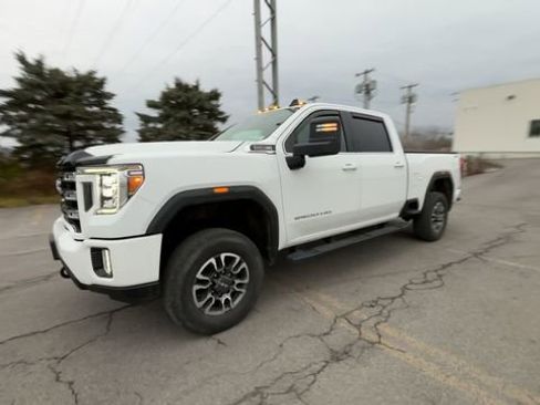 Used 2021 GMC Sierra 2500 SLE w/ SLE Value Package; image 5