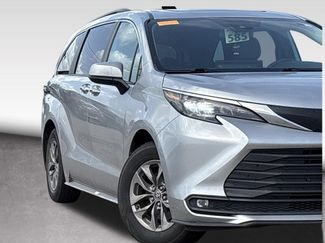 Used 2025 Toyota Sienna XLE FWD video 1