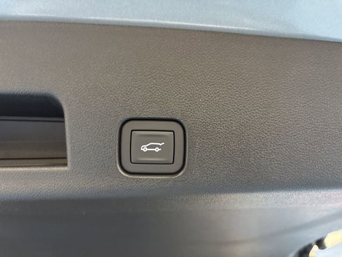New 2026 Chevrolet Traverse LT w/ LPO, Floor Liner Package FWD image 9