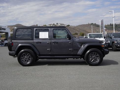 Used 2025 Jeep Wrangler Unlimited Sport AWD/4WD image 3