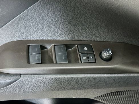 Used 2023 Toyota Camry SE FWD image 15