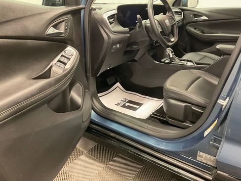 Used 2024 Buick Encore GX Sport Touring image 4