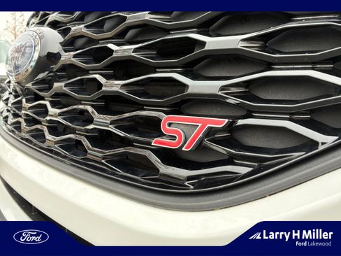 Used 2020 Ford Explorer ST w/ ST Street Pack image 23