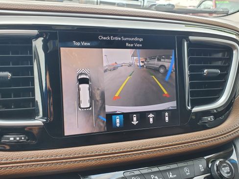 Used 2019 Chrysler Pacifica Limited w/ Tire & Wheel Group image 19