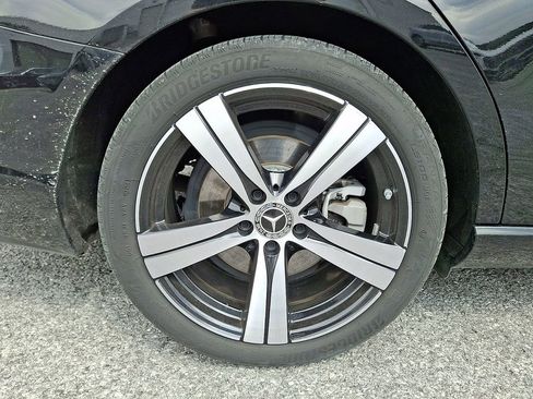 Used 2025 Mercedes-Benz C 300 4MATIC Sedan image 12