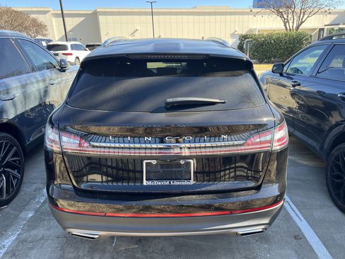 Certified 2022 Lincoln Nautilus Reserve w/ Equipment Group 201A image 17