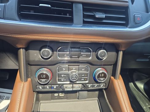 Used 2023 Chevrolet Tahoe High Country w/ Premium Package AWD/4WD image 28