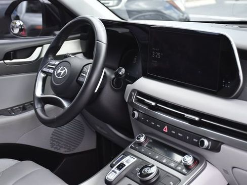 Used 2024 Hyundai Palisade SEL FWD image 29