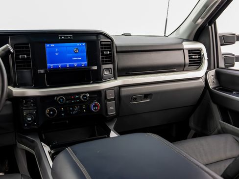 Used 2025 Ford F250 XLT w/ FX4 Off-Road Package AWD/4WD image 36