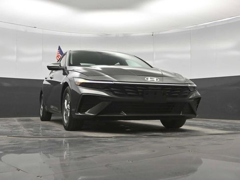 New 2026 Hyundai Elantra SE FWD image 33