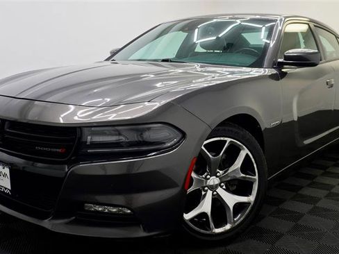 Used 2015 Dodge Charger R/T w/ Plus Group RWD image 2