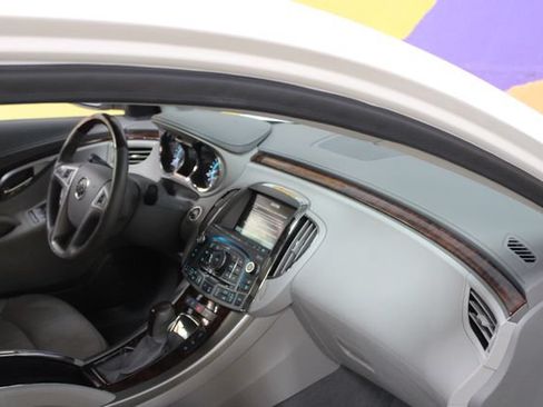 Used 2010 Buick LaCrosse CXS FWD image 12