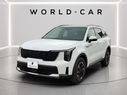 Used 2024 Kia Sorento S w/ Panoramic Sunroof Package image 3