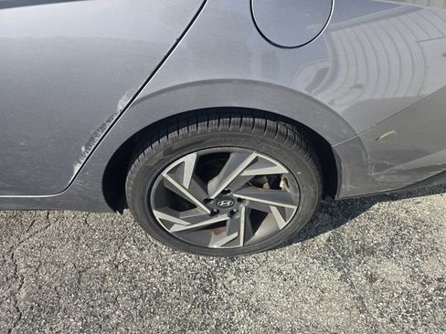 Used 2025 Hyundai Elantra SEL FWD image 4