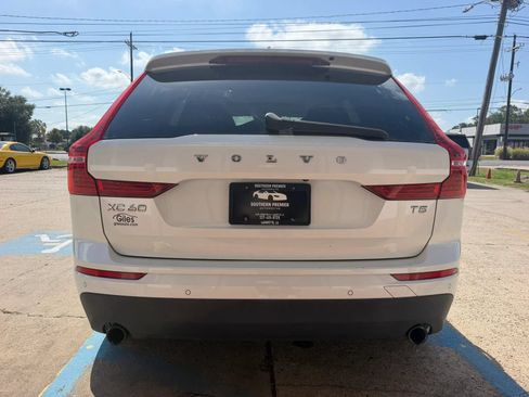 Used 2019 Volvo XC60 T5 Momentum w/ Premium Package FWD image 6