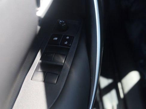 Used 2024 Toyota Corolla SE w/ SE Premium Package FWD image 23