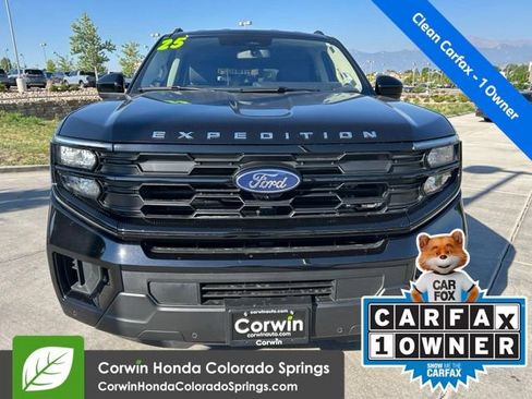 Used 2025 Ford Expedition Active AWD/4WD image 2