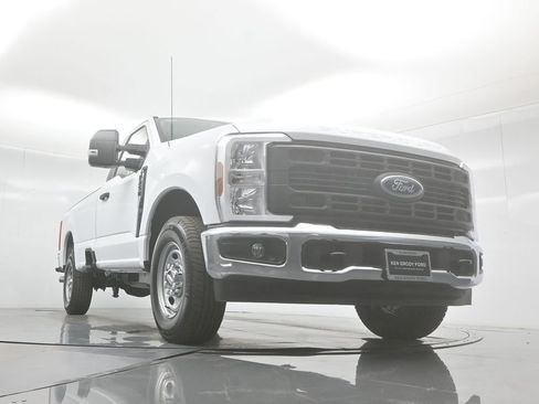 New 2026 Ford F250 XL w/ XL Chrome Package image 40