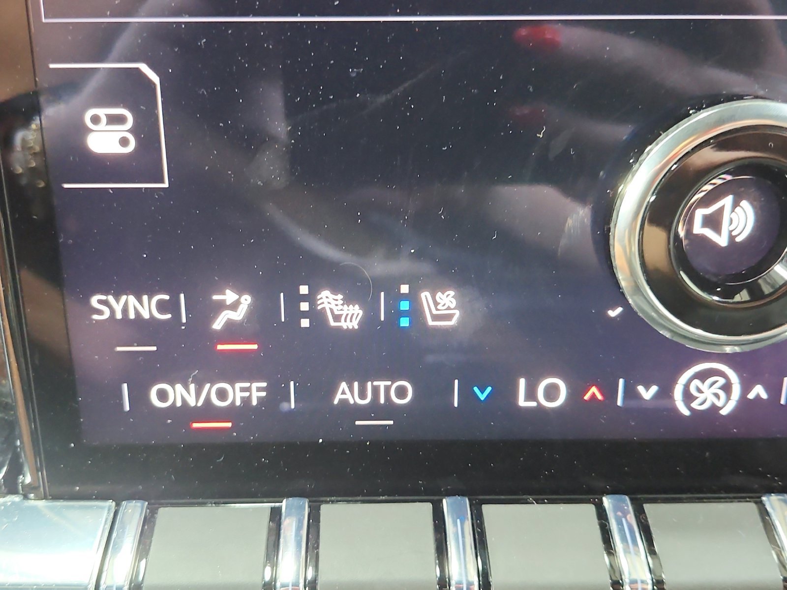 Used 2025 GMC Yukon Denali RWD image 19