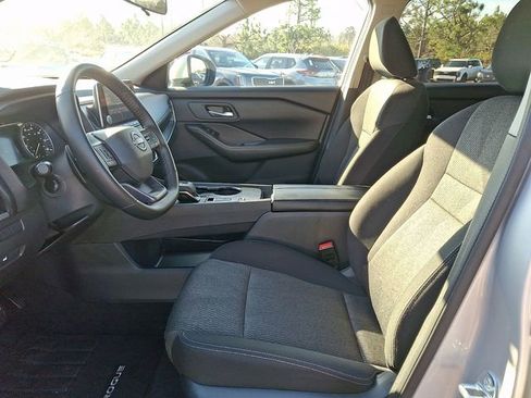 Certified 2025 Nissan Rogue SV image 14