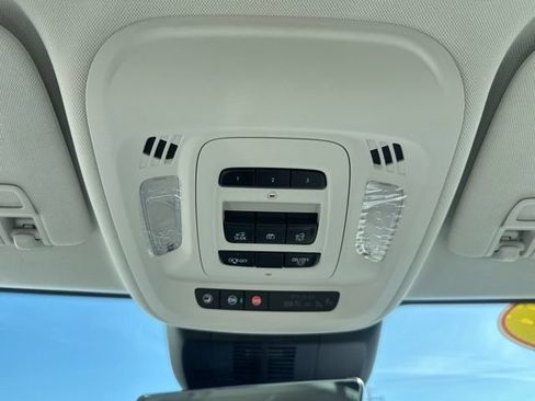 Certified 2024 Buick Envision Avenir AWD/4WD image 28