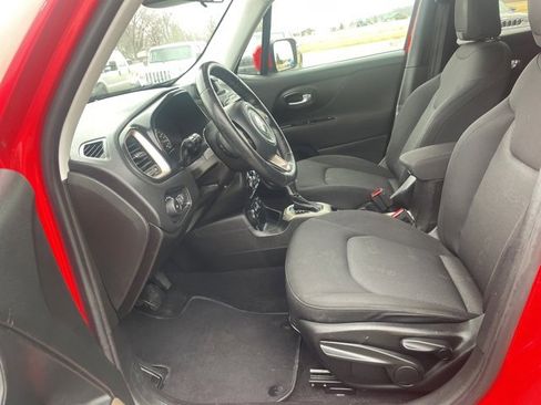 Used 2017 Jeep Renegade Latitude image 12
