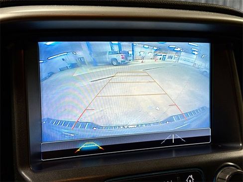 Used 2018 Chevrolet Colorado LT w/ LT Convenience Package image 14