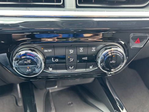 New 2026 Chevrolet Trax ACTIV w/ Sunroof Package FWD image 31