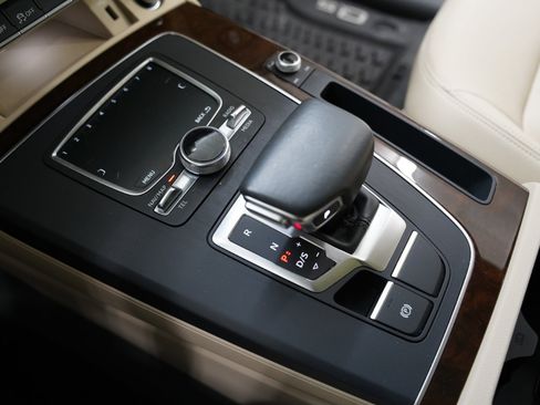 Used 2018 Audi Q5 2.0T Premium Plus w/ Premium Plus Package image 22