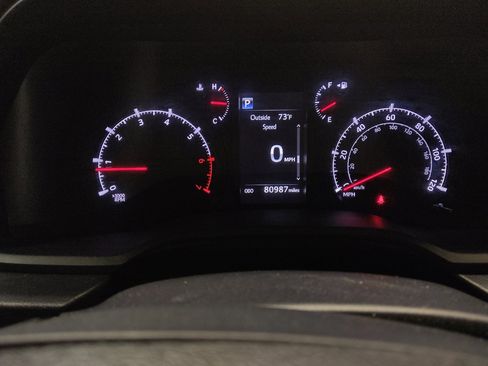 Used 2021 Toyota 4Runner SR5 AWD/4WD image 23