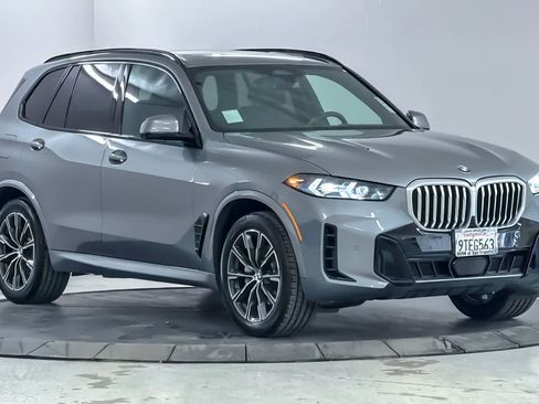 Used 2025 BMW X5 xDrive40i w/ M Sport Package AWD/4WD image 9
