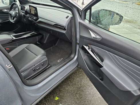 Used 2023 Volkswagen ID.4 Pro S Plus RWD image 12