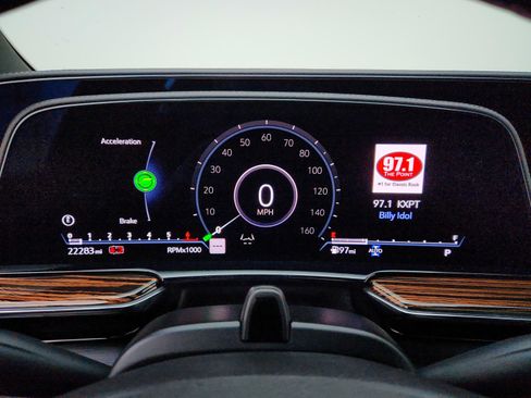 Used 2024 Cadillac Escalade Premium Luxury image 12