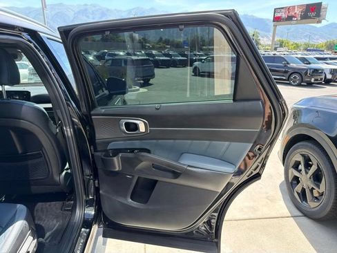 Certified 2025 Kia Sorento SX Prestige AWD/4WD image 31