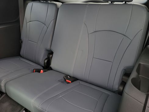 Used 2023 Buick Enclave Essence w/ Experience Buick Package image 12