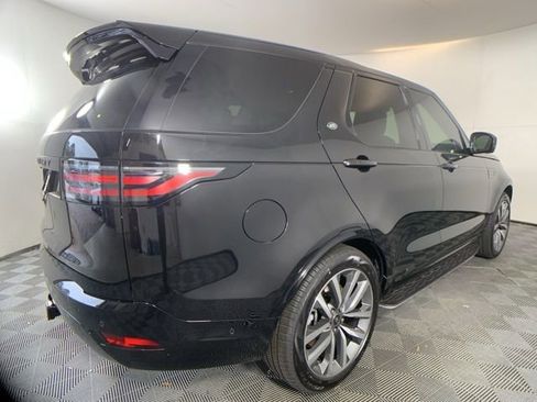 Used 2025 Land Rover Discovery Dynamic SE image 6