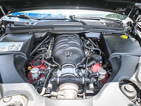 Used 2018 Maserati GranTurismo Sport RWD image 17
