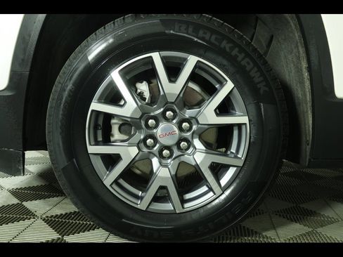 Used 2023 GMC Acadia SLT image 7