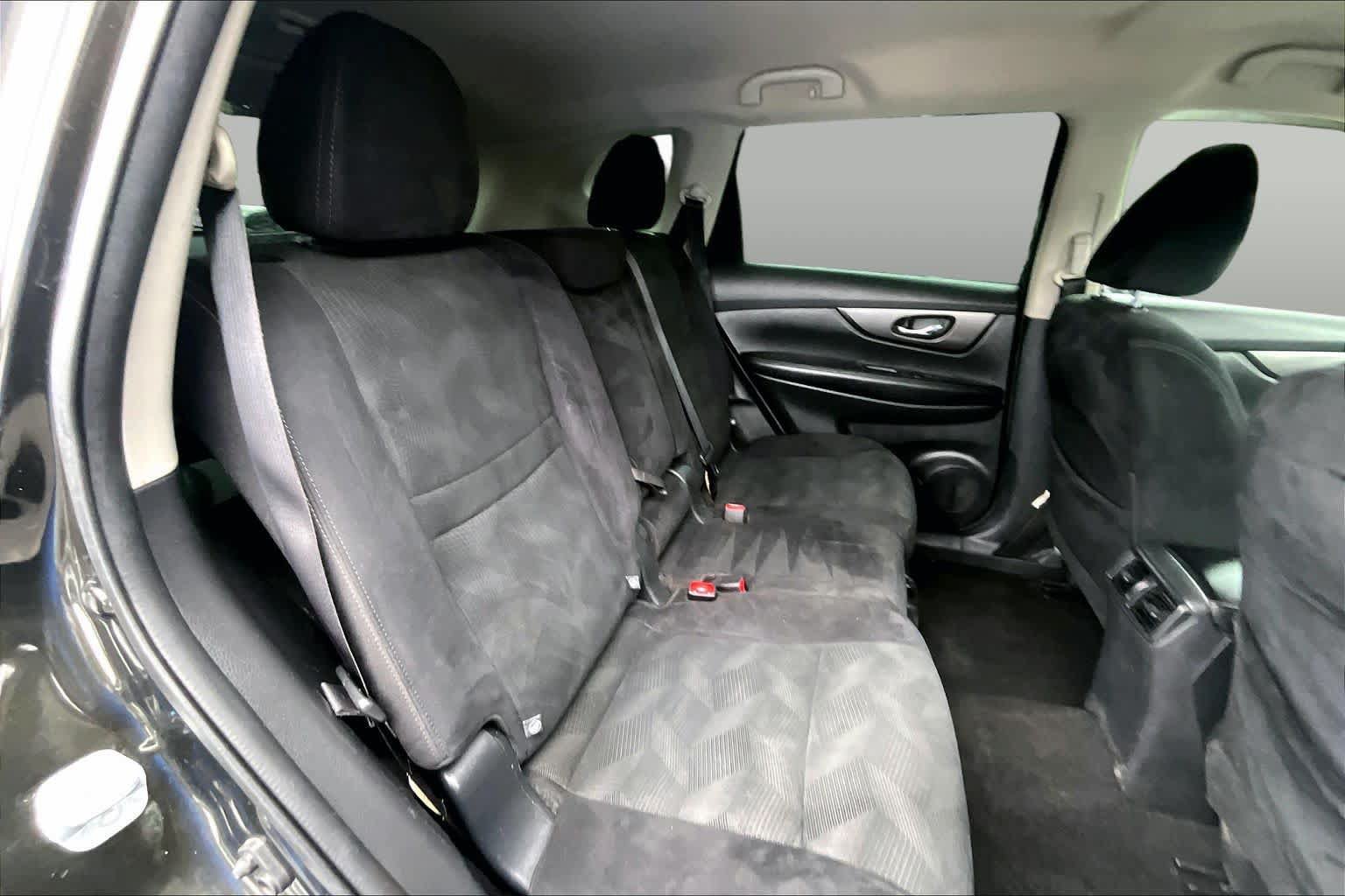 Used 2016 Nissan Rogue S AWD/4WD image 20