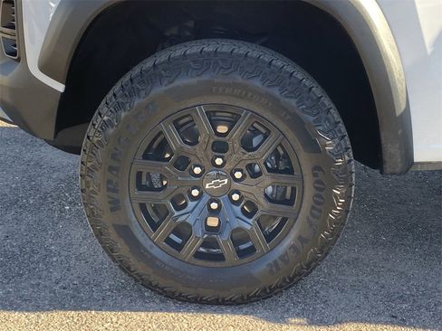 Used 2023 Chevrolet Colorado Trail Boss w/ Technology Package image 31