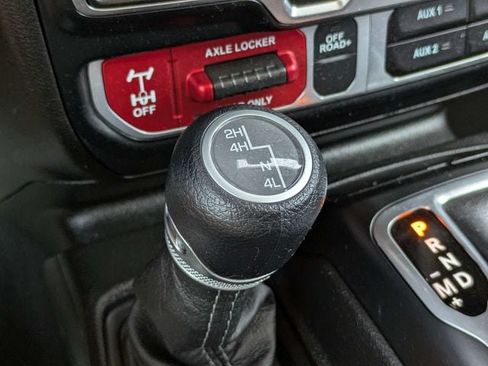 Used 2024 Jeep Gladiator Mojave AWD/4WD image 22